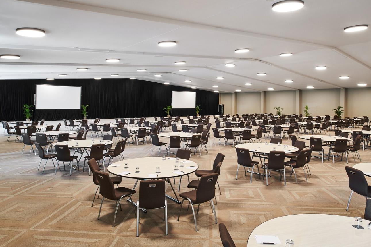 Od-n Aiwo Hotel Conference